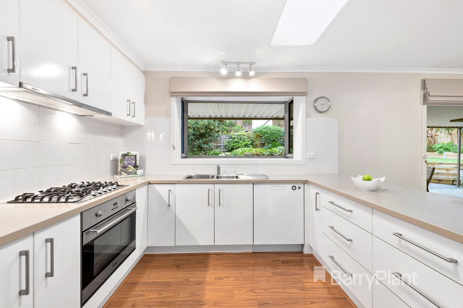 11 Dale Street, Bulleen VIC 3105, Image 2