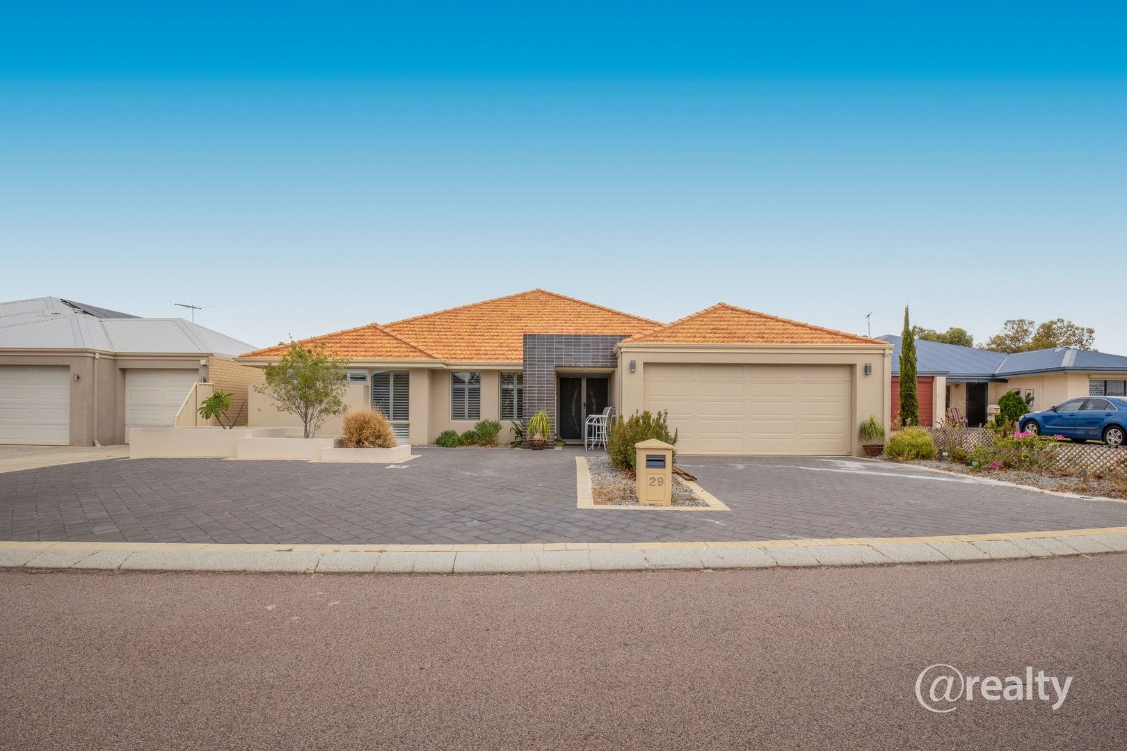 5 bedrooms House in 29 Alandale Bend BANKSIA GROVE WA, 6031