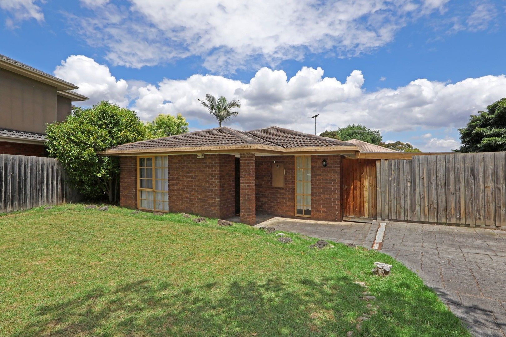 2 bedrooms House in 4 Keiwa Place ROWVILLE VIC, 3178