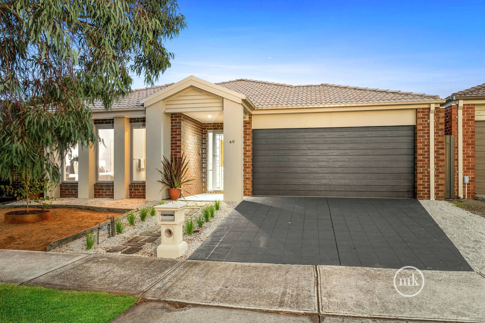 4 bedrooms House in 40 Barmah Drive SOUTH MORANG VIC, 3752