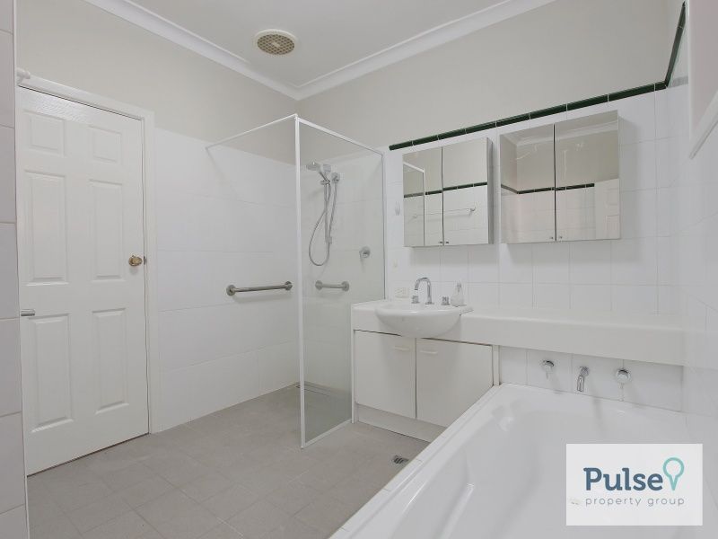 2 River View Terrace, Mount Pleasant WA 6153, Image 2