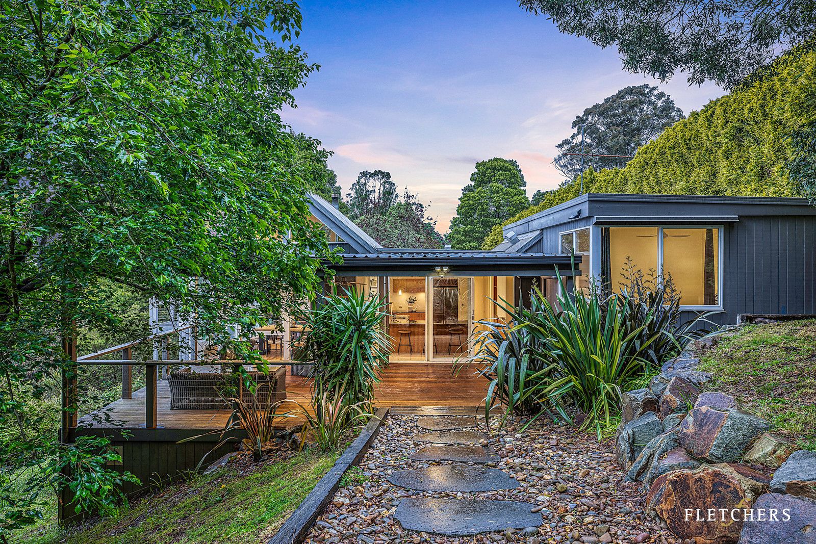 12 Eileen Avenue, Kalorama VIC 3766, Image 2