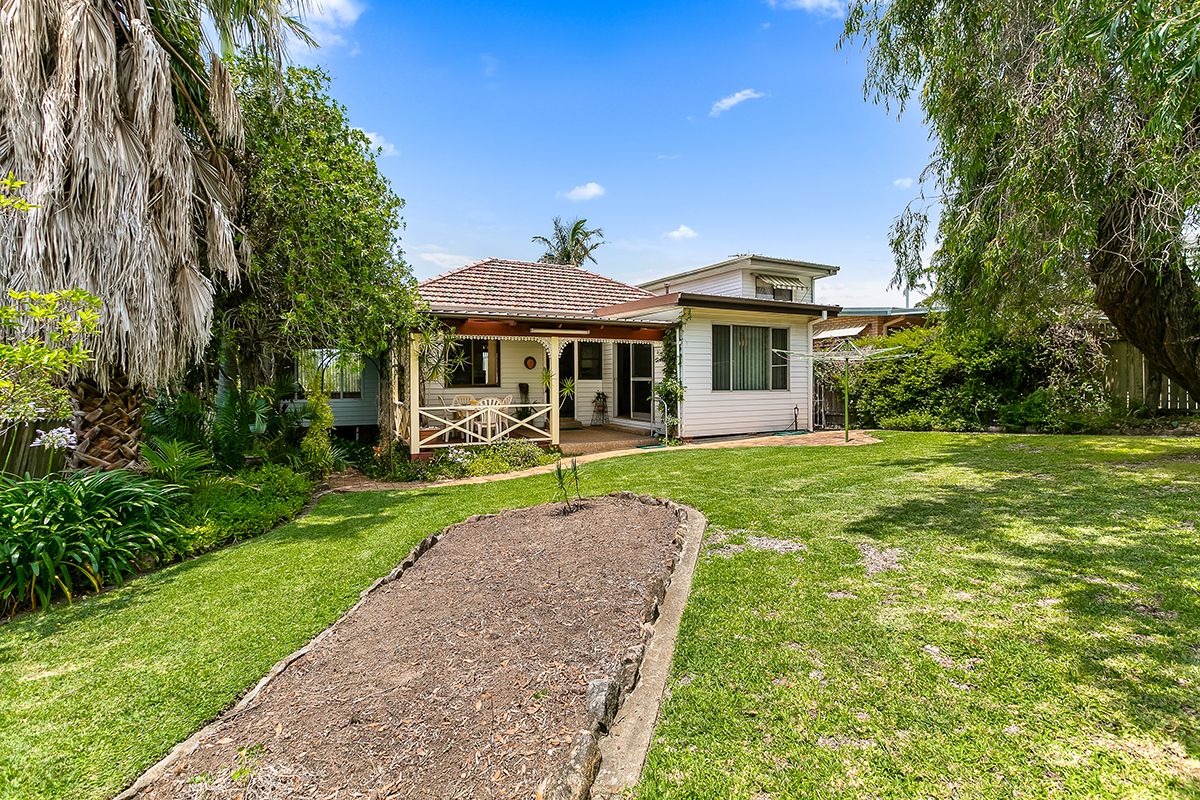 11 Bolaro Avenue, Gymea NSW 2227, Image 2