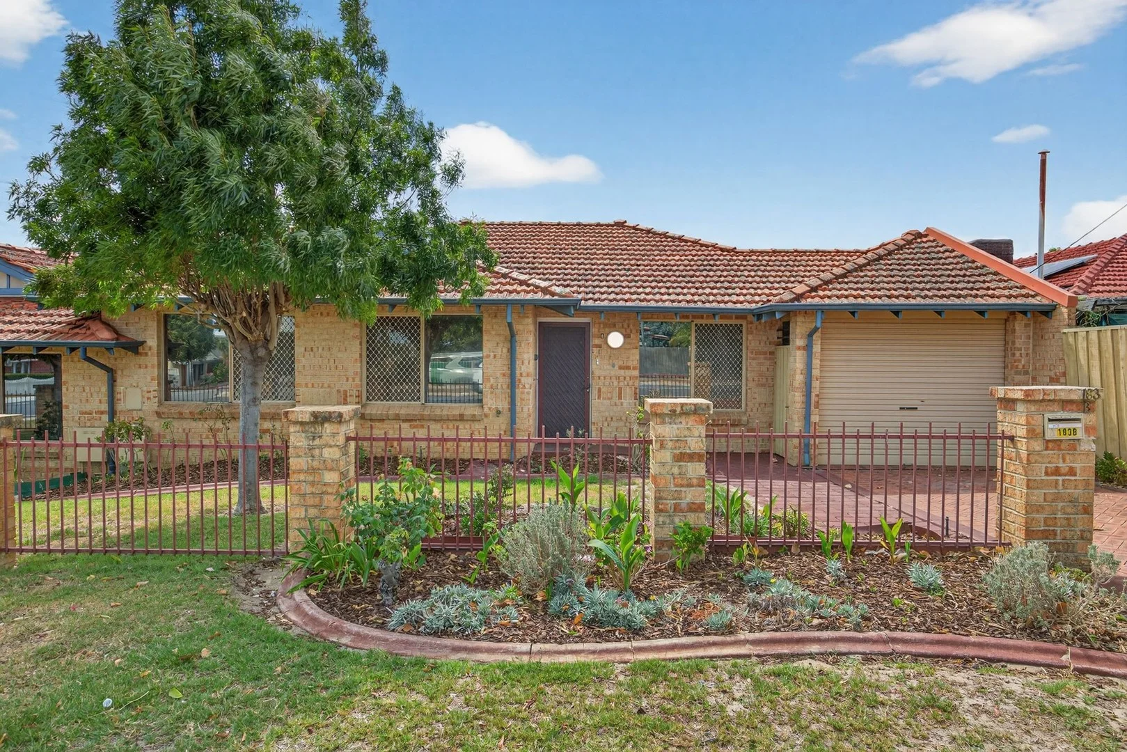 1/39 Elizabeth Street, Cloverdale WA 6105