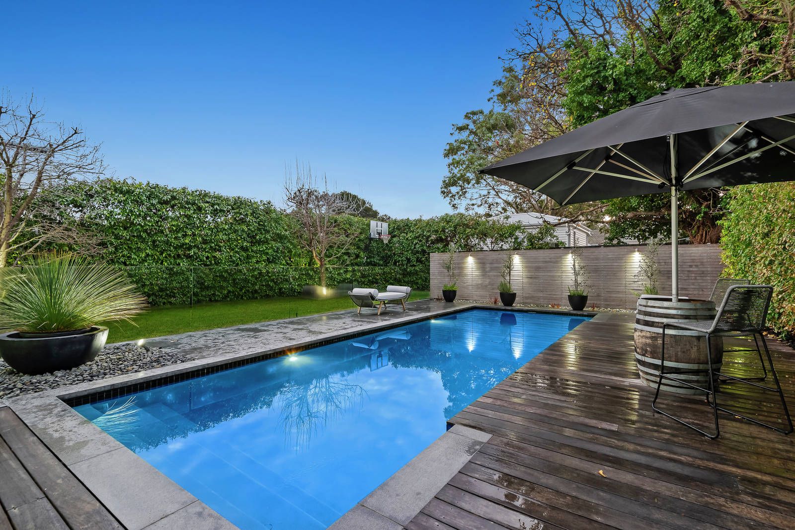 17 Teddington Road, Hampton VIC 3188, Image 1