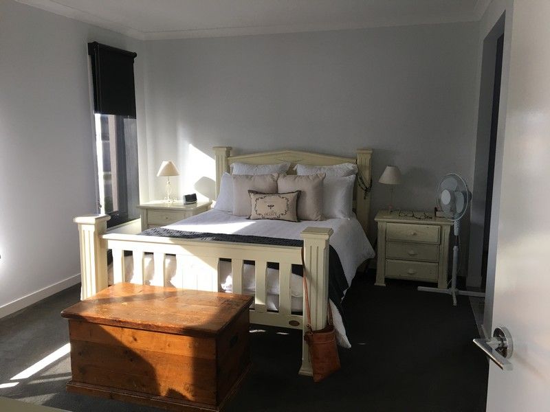 39 Penshurst Dr, Officer VIC 3809 House For Rent Domain