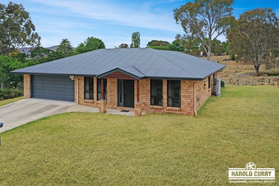 49 Riley Street, Tenterfield NSW 2372, Image 0