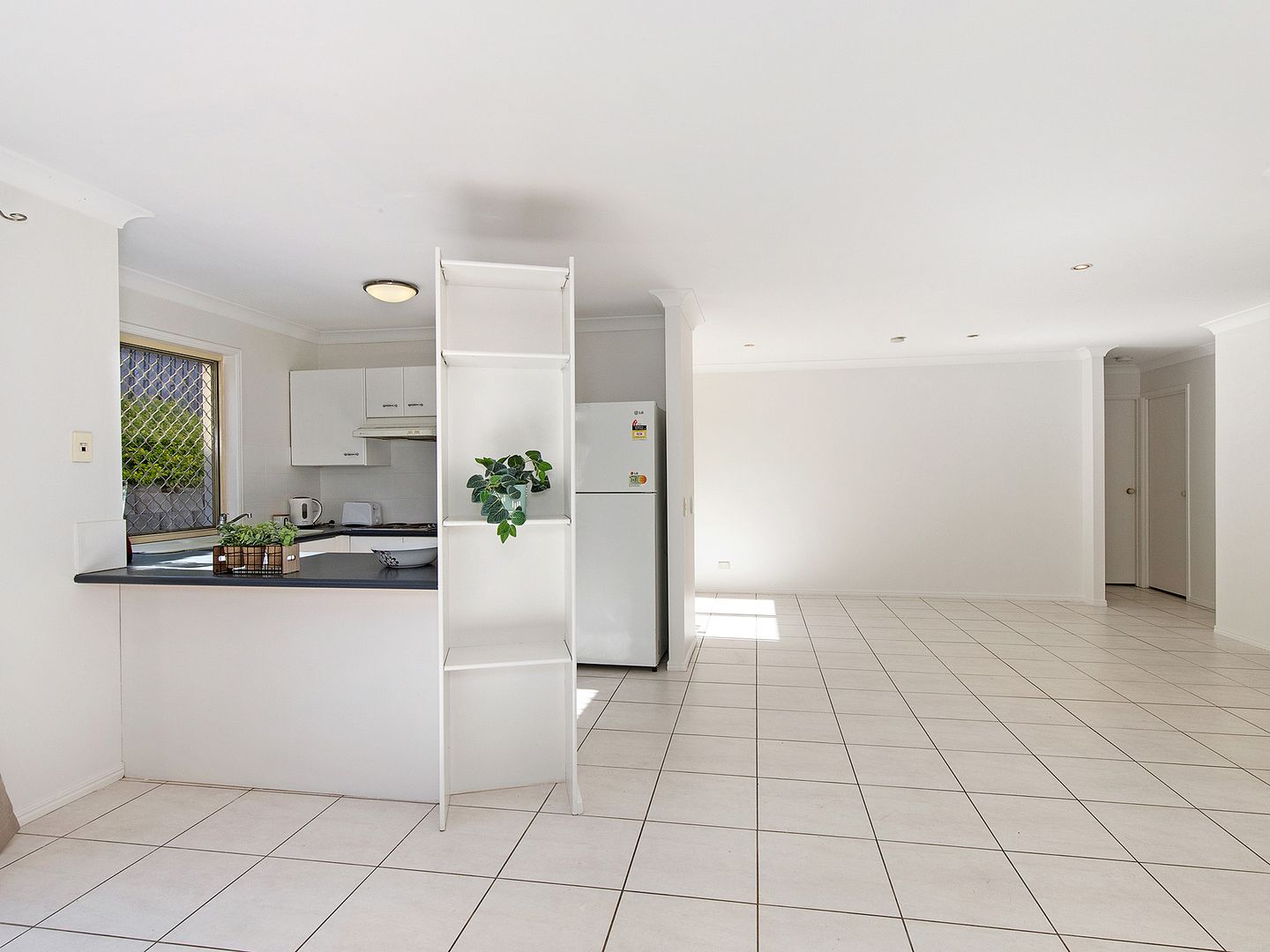 1/9 Stormbird Place, Carrara QLD 4211, Image 2