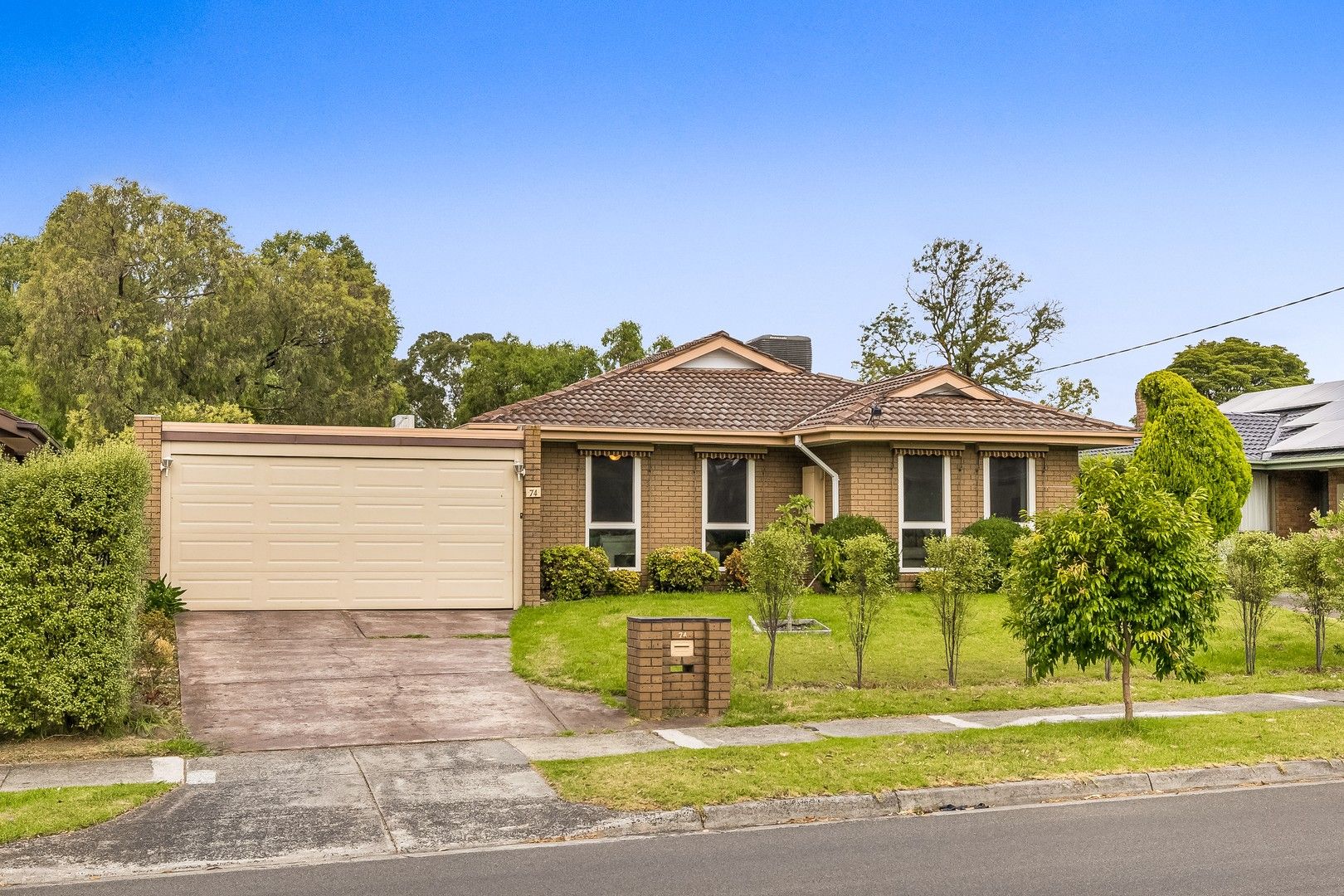 4 bedrooms House in 74 Wattletree Road FERNTREE GULLY VIC, 3156