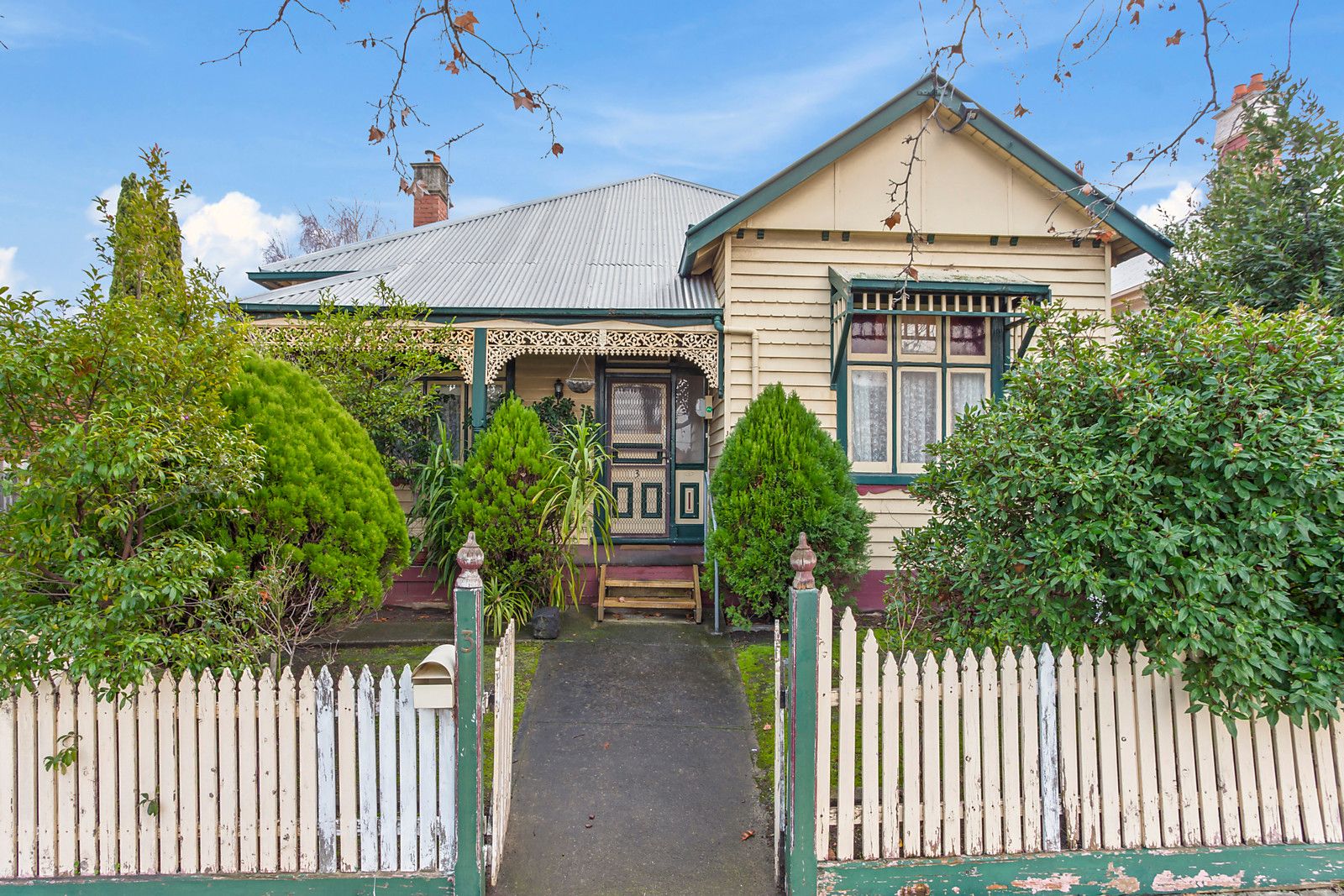 4 bedrooms House in 3 Thorn Street ESSENDON VIC, 3040