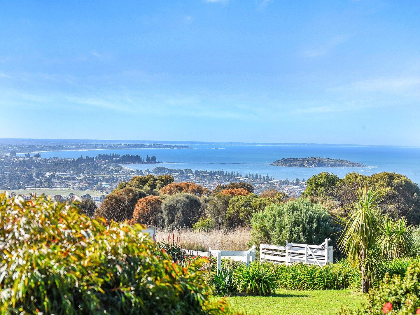 17 Old Road, Victor Harbor SA 5211, Image 0