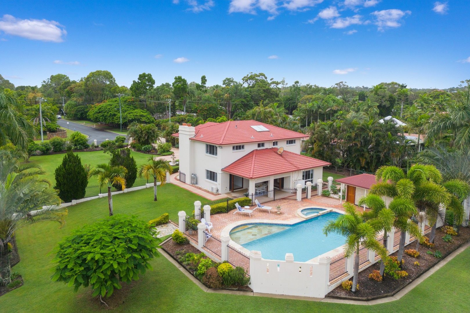 5 bedrooms House in 34 Sawmill Road DUNDOWRAN BEACH QLD, 4655