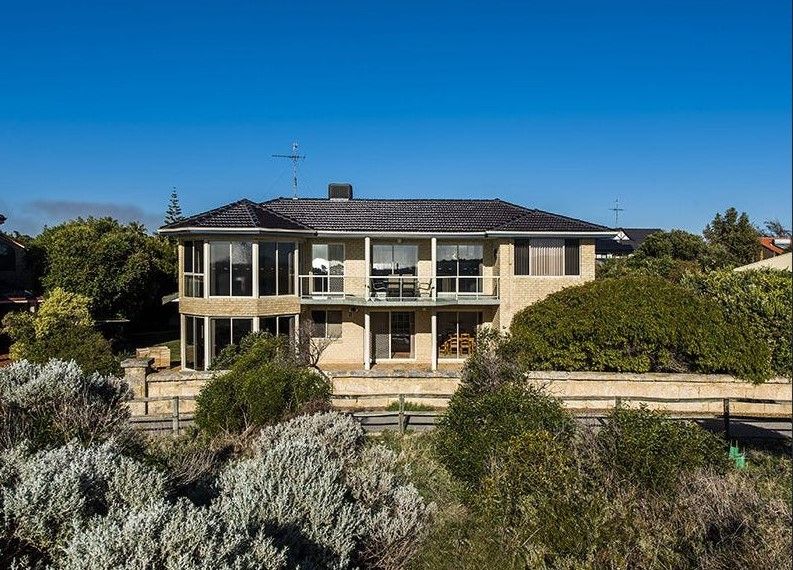 4 bedrooms House in 17 Admiralty Crescent HALLS HEAD WA, 6210