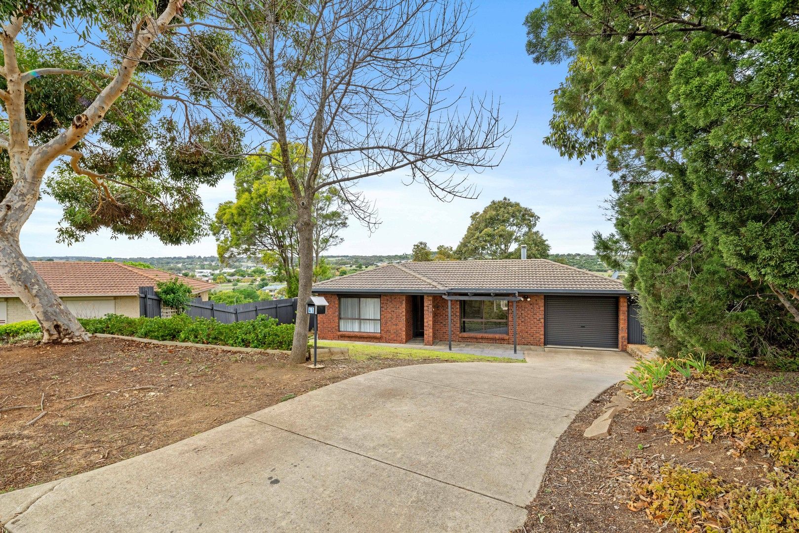 41 Cumberland Crescent, Huntfield Heights SA 5163, Image 0