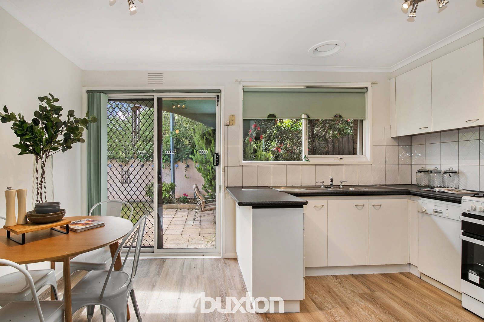 2/70-72 Howard Road, Dingley Village VIC 3172, Image 2