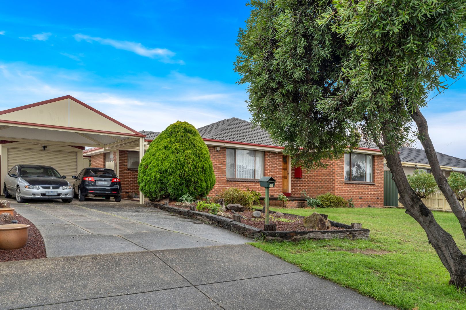 12 Beckington Place, Craigieburn VIC 3064, Image 2