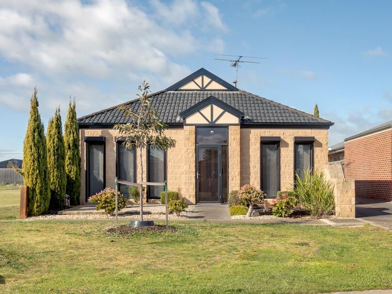 2 bedrooms Apartment / Unit / Flat in 1/4 Walshe Court ALTONA MEADOWS VIC, 3028