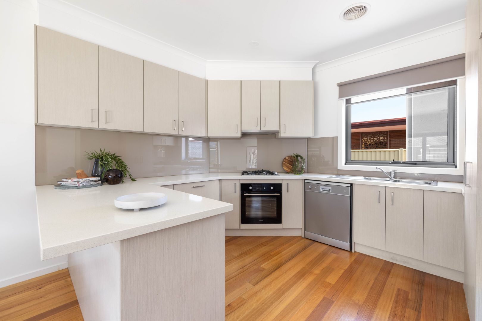 2/12 Hart Street, Airport West VIC 3042, Image 1