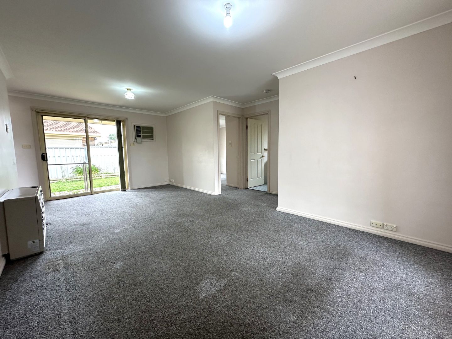 4/3A Sam Place, Young NSW 2594, Image 2