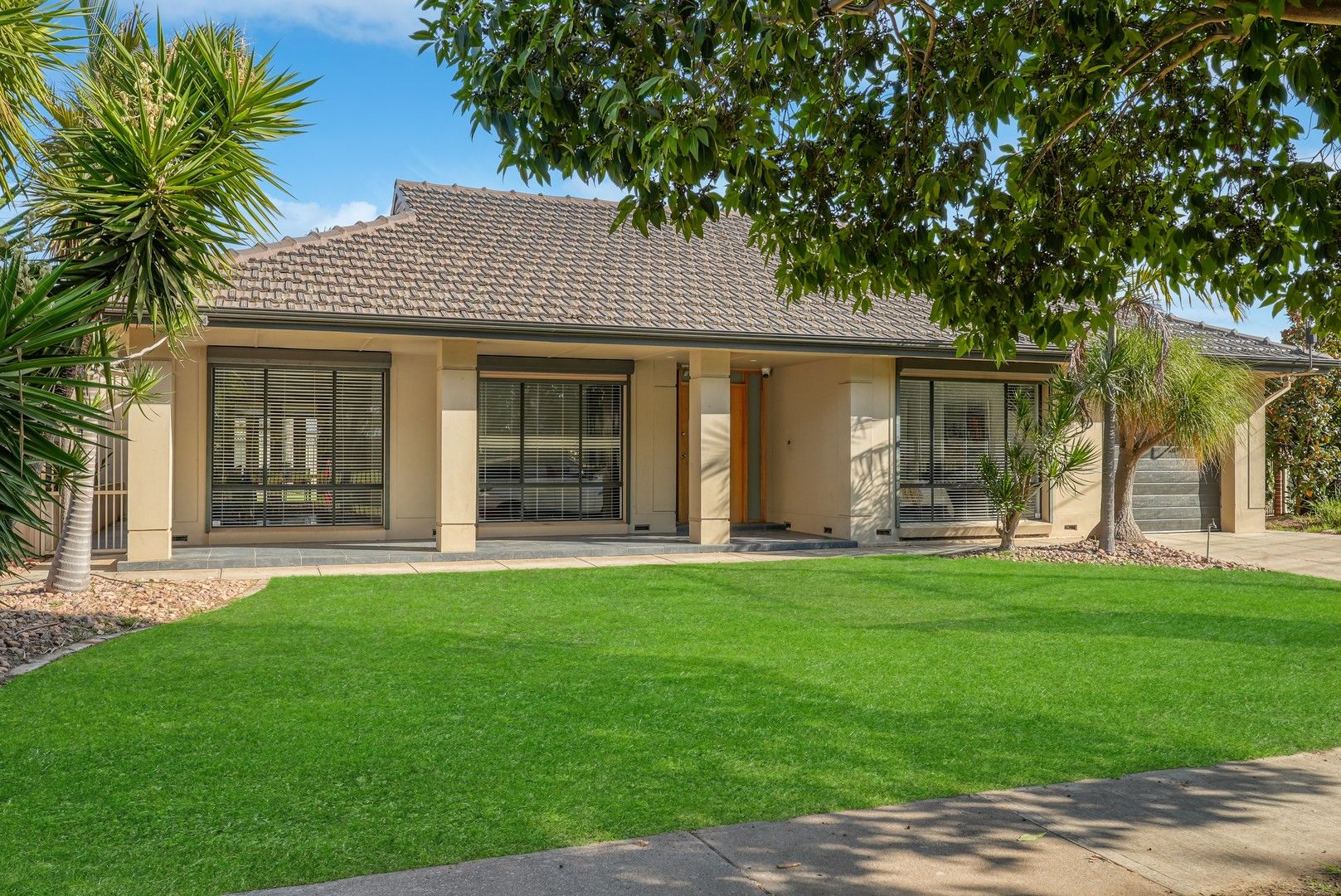 4 bedrooms House in 15 White Sands Drive GRANGE SA, 5022