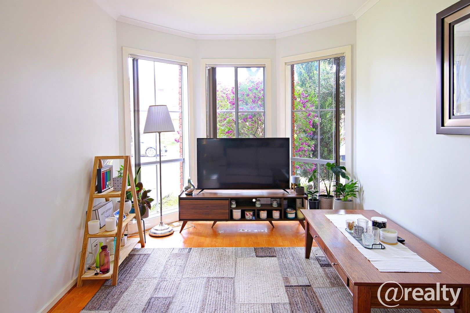 3 bedrooms House in 33 Almands Avenue ROXBURGH PARK VIC, 3064