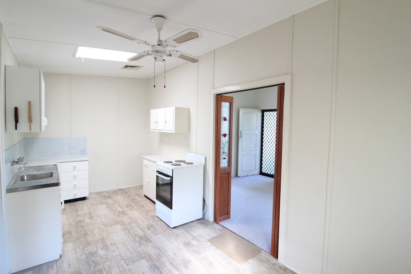 2 bedrooms House in 27 Hobart Avenue UMINA BEACH NSW, 2257