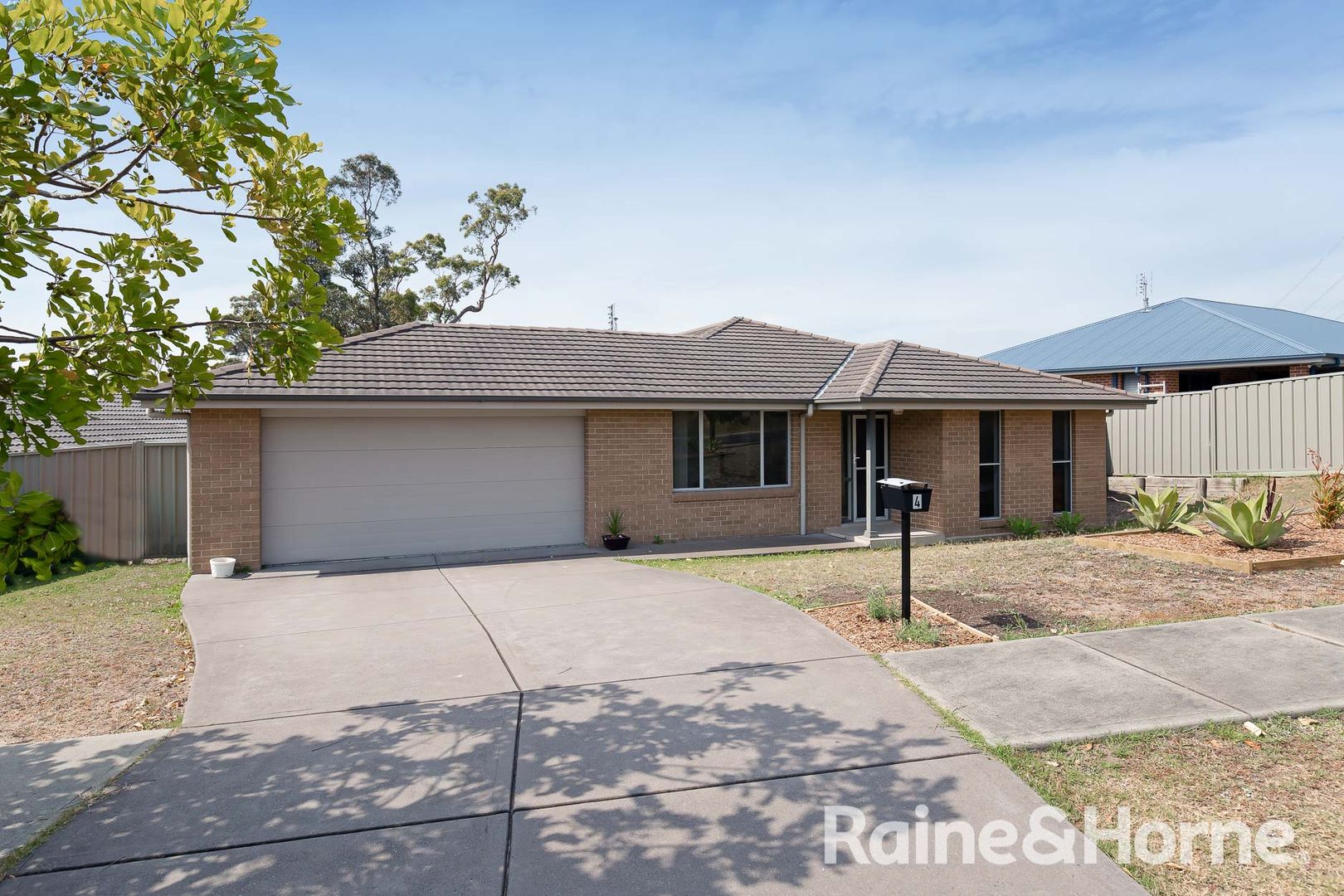 4 Devonshire Street, Cameron Park NSW 2285