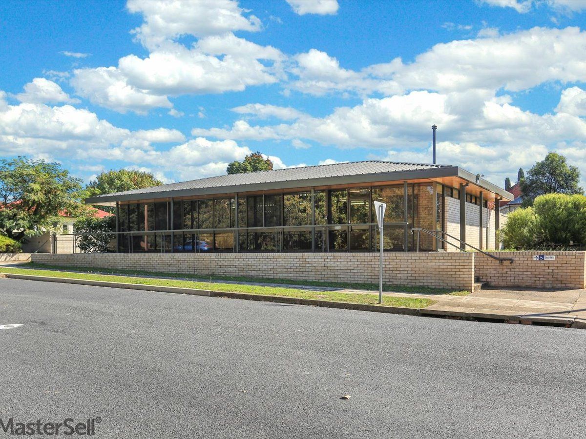 Rural Lifestyle in 71 Fitzroy Street, TUMUT NSW, 2720