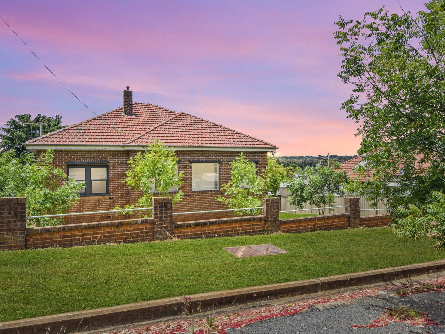 6 Lynch Street, Young NSW 2594, Image 0
