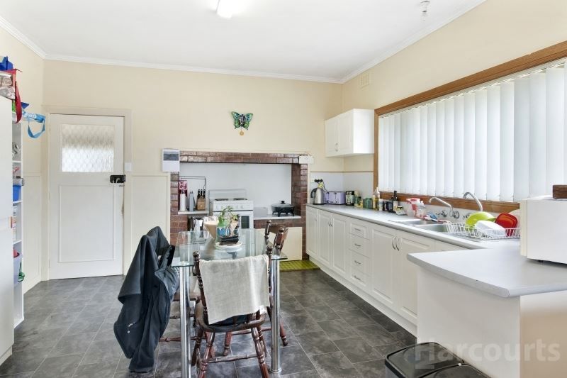 6 Horwood Drive, Mount Clear VIC 3350, Image 1