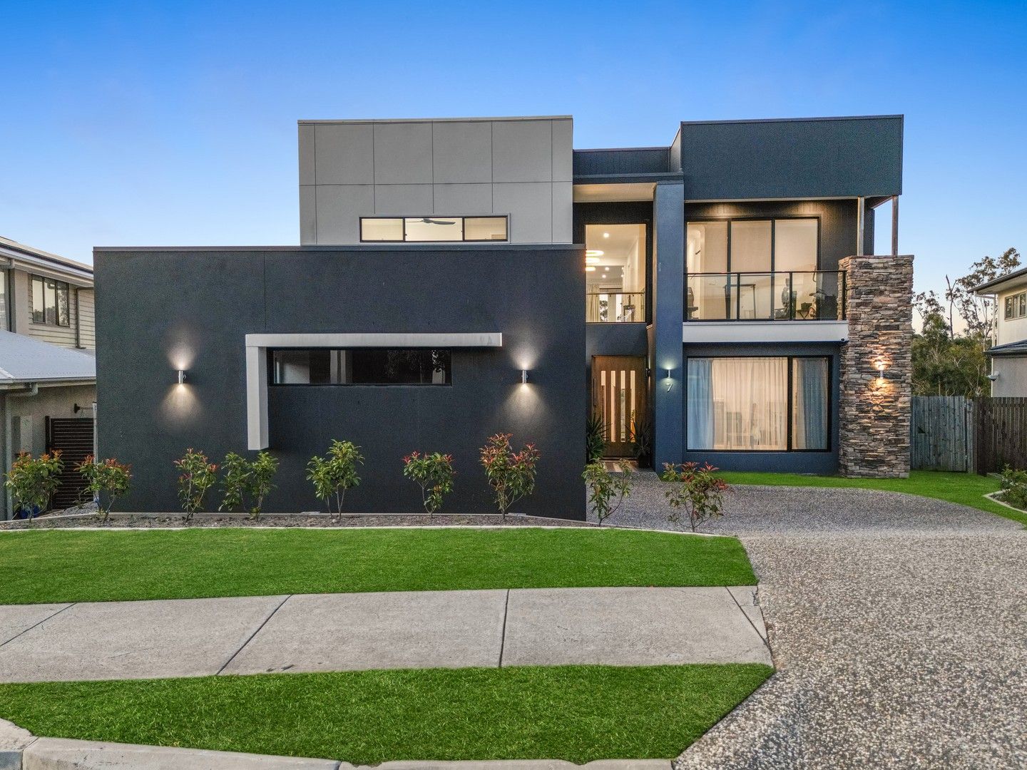 4 bedrooms House in 7/30 Botanic Crescent BROOKWATER QLD, 4300