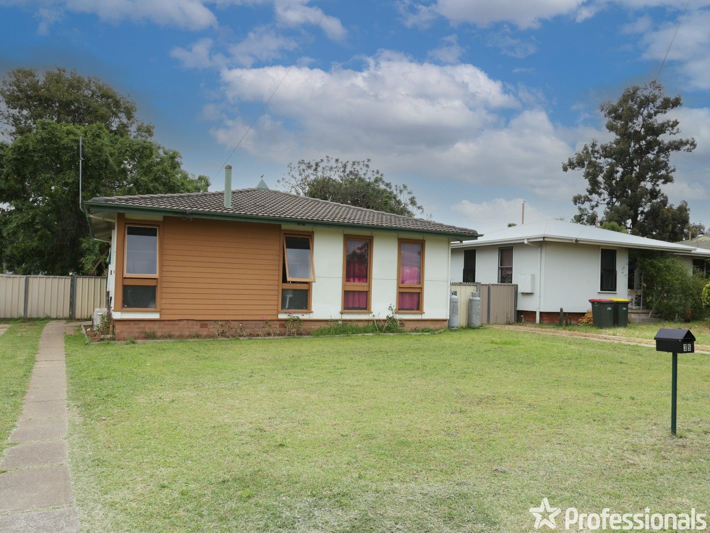 3 bedrooms House in 35 Bourne Street WEST TAMWORTH NSW, 2340