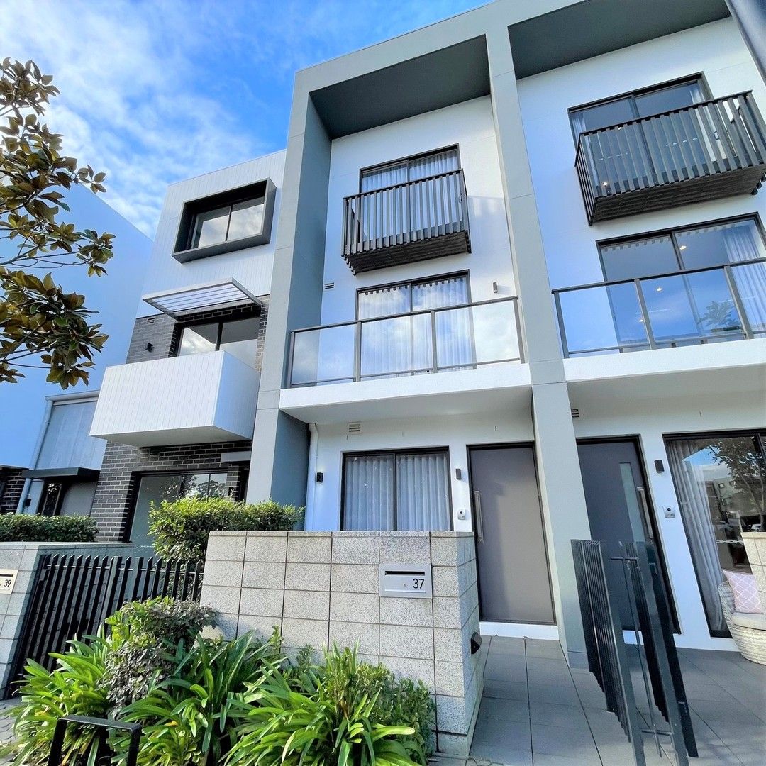 2 bedrooms Townhouse in 37 Atwood Mews EDMONDSON PARK NSW, 2174