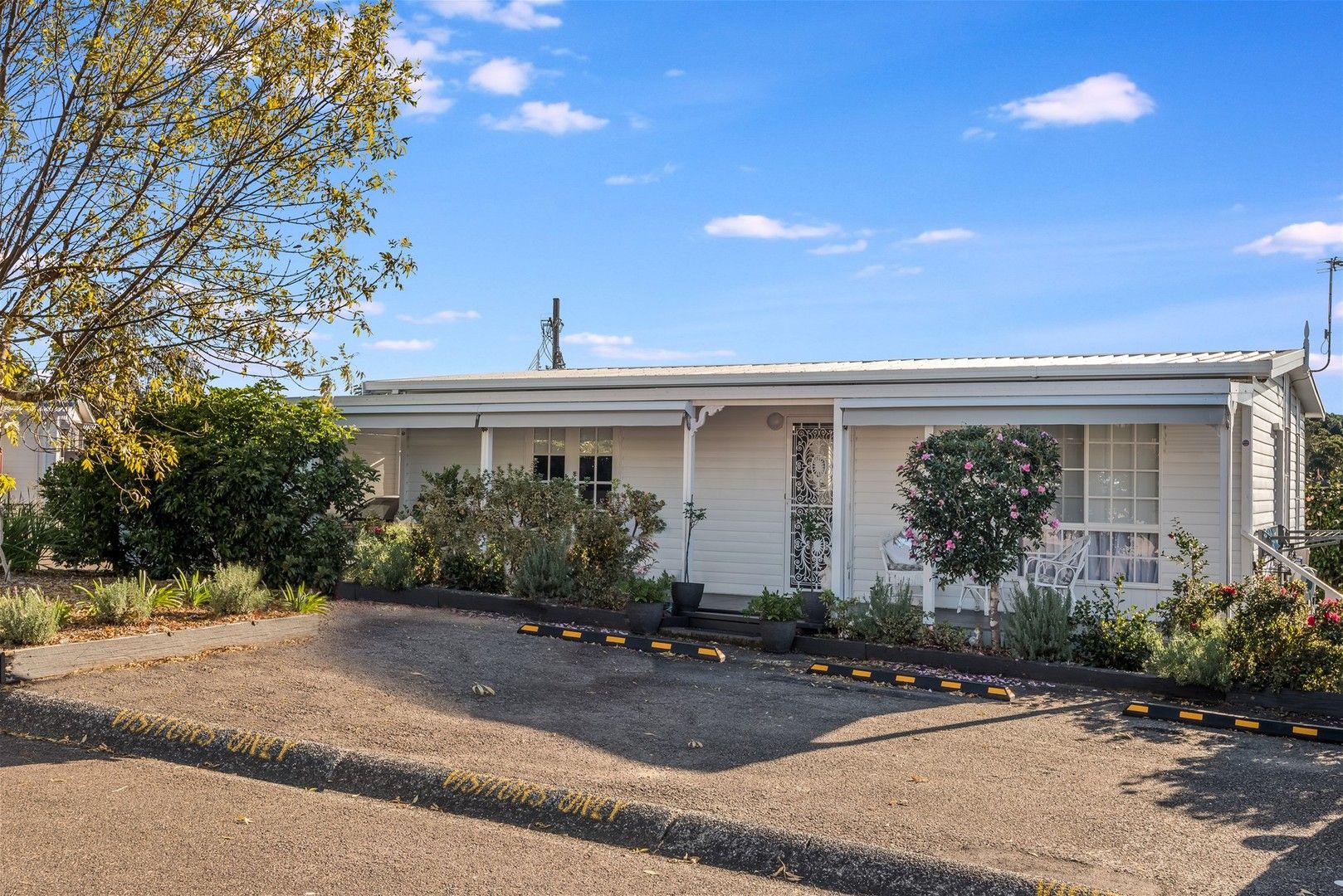 2 bedrooms House in 17 Third Avenue GREEN POINT NSW, 2251
