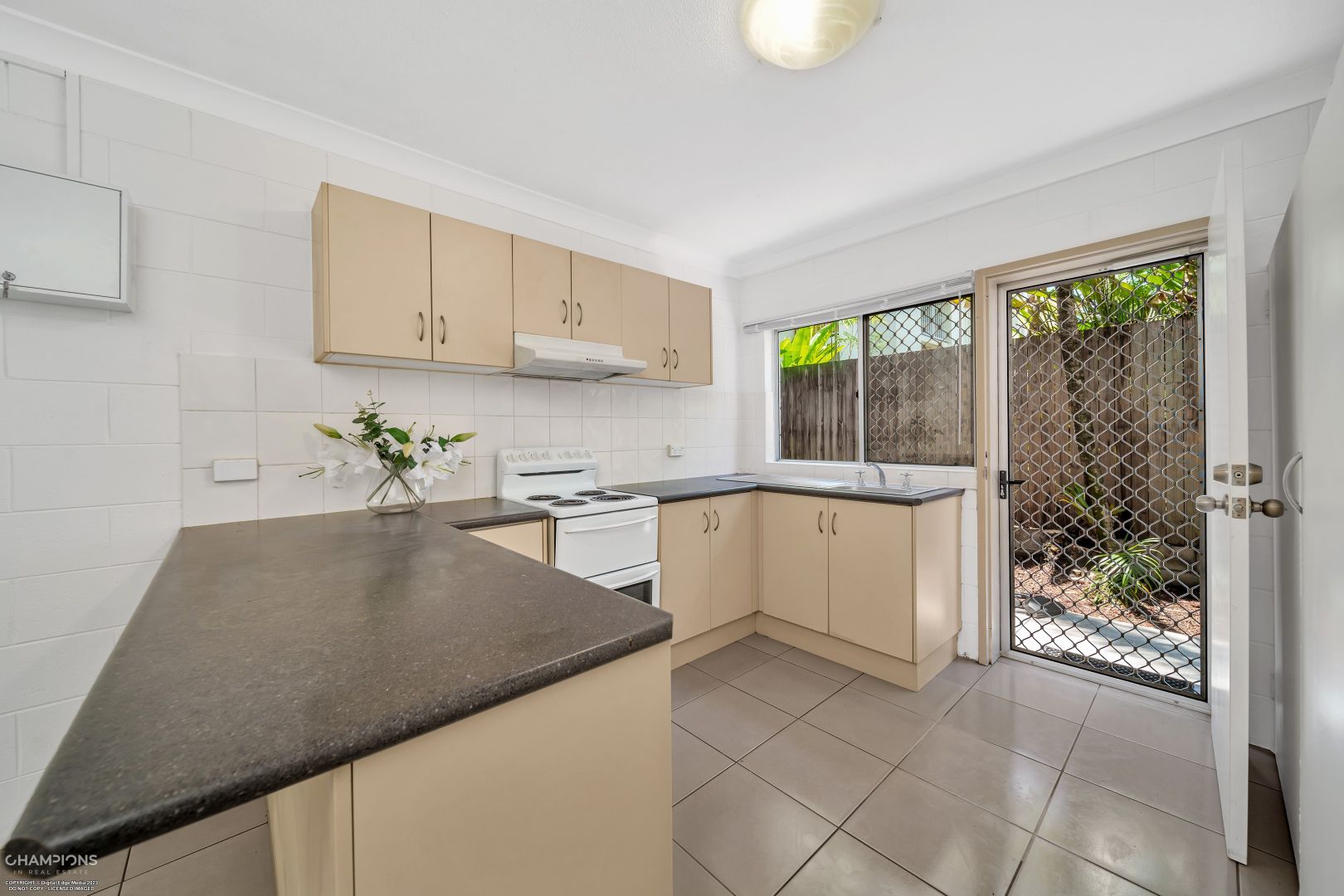 3/118 Pease Street, Manoora QLD 4870, Image 1