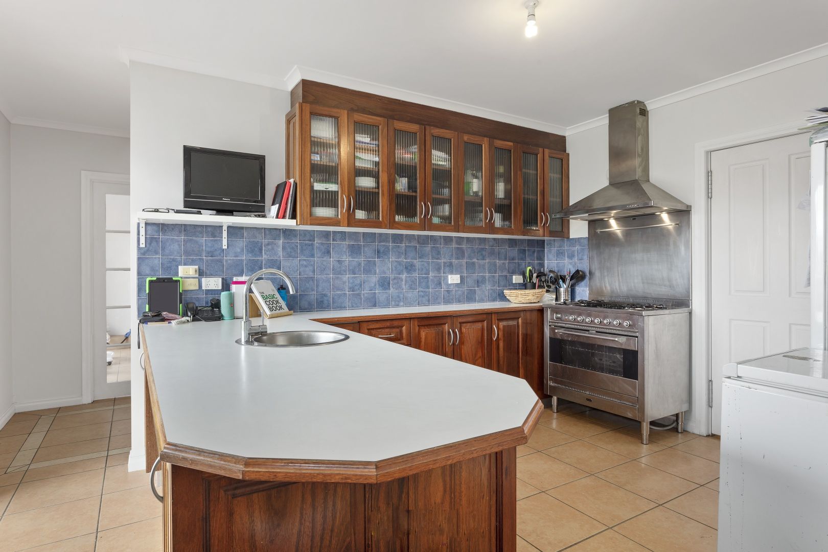 27 Miller Street, Colac VIC 3250 Domain