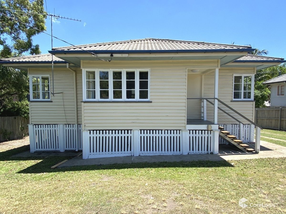 3 bedrooms House in 23 Layard Street HOLLAND PARK QLD, 4121