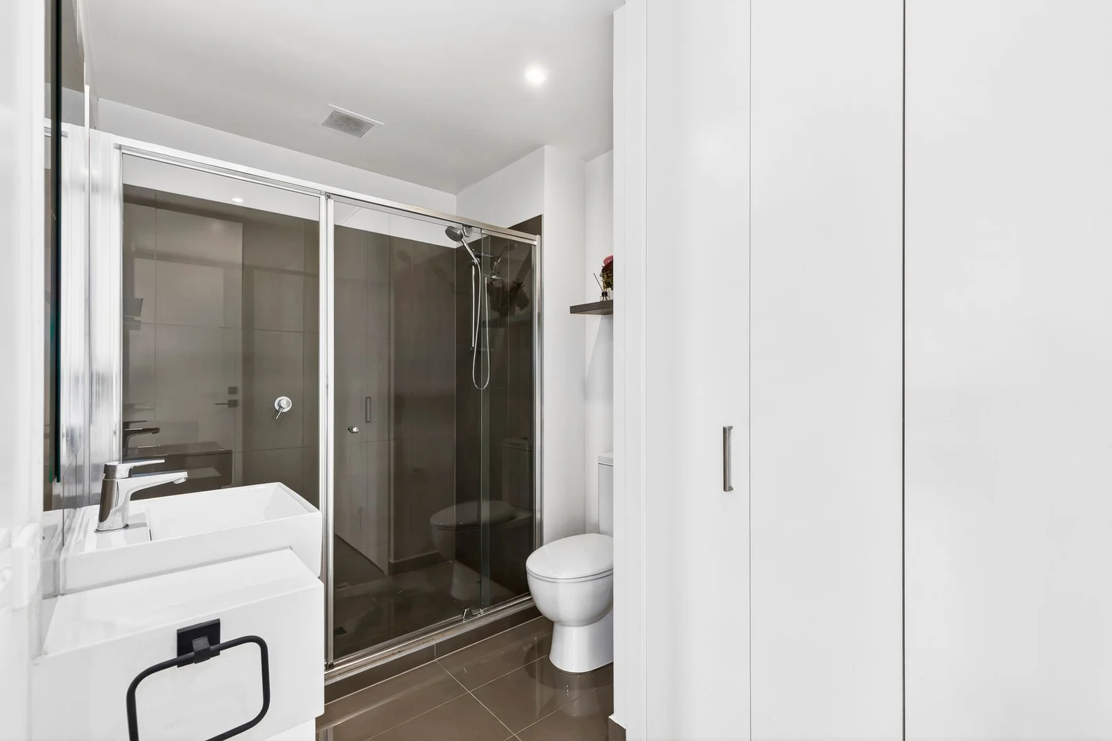 Additional image 7 of 403/8-10 McLarty Place, Geelong VIC 3220