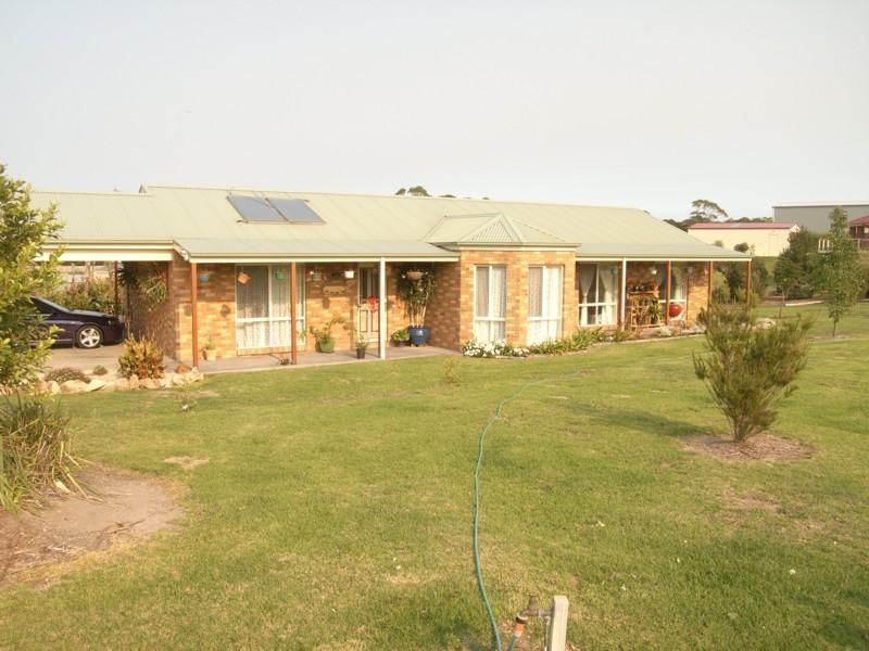 11 Tranquil Court, Lakes Entrance VIC 3909
