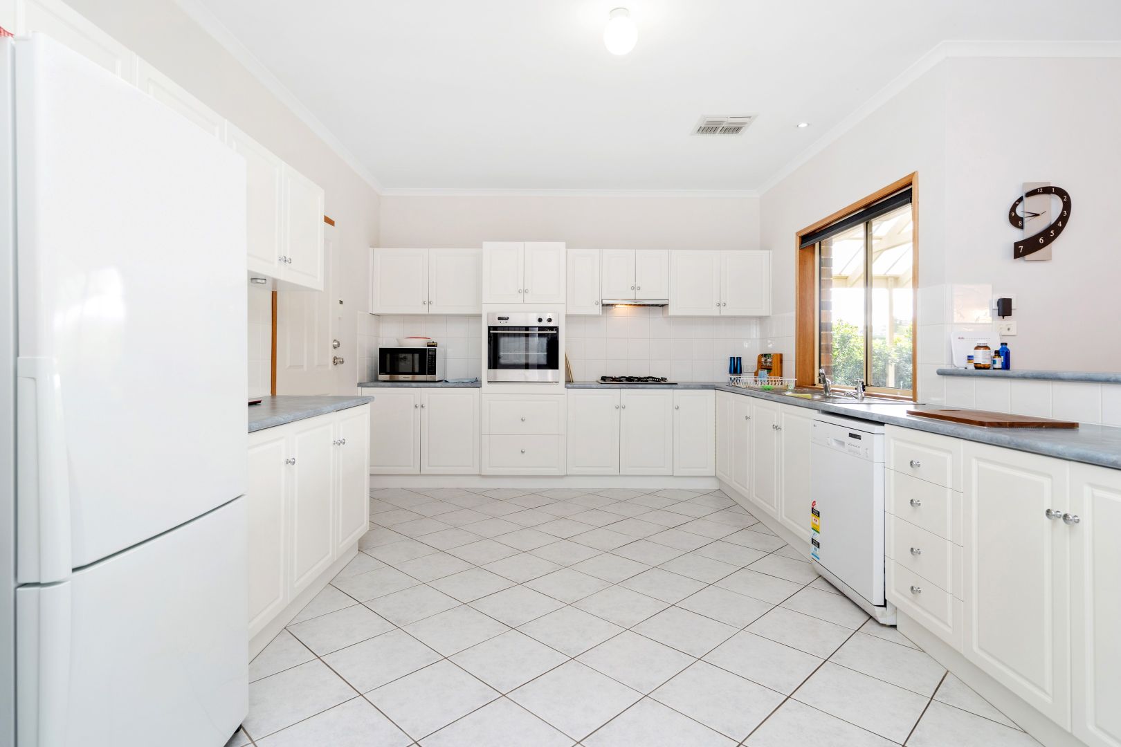 17 Glen Eyre Court, Aberfoyle Park SA 5159, Image 1