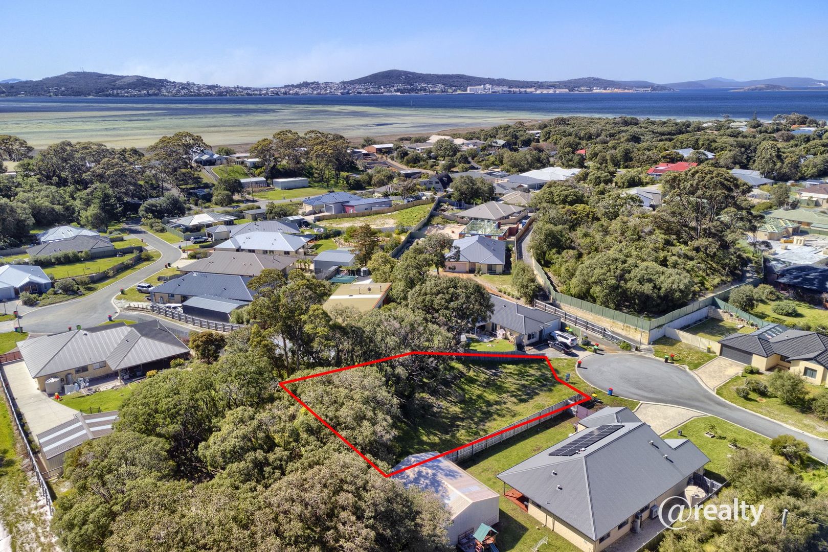 3 Finch Court Little Grove WA 6330 Domain