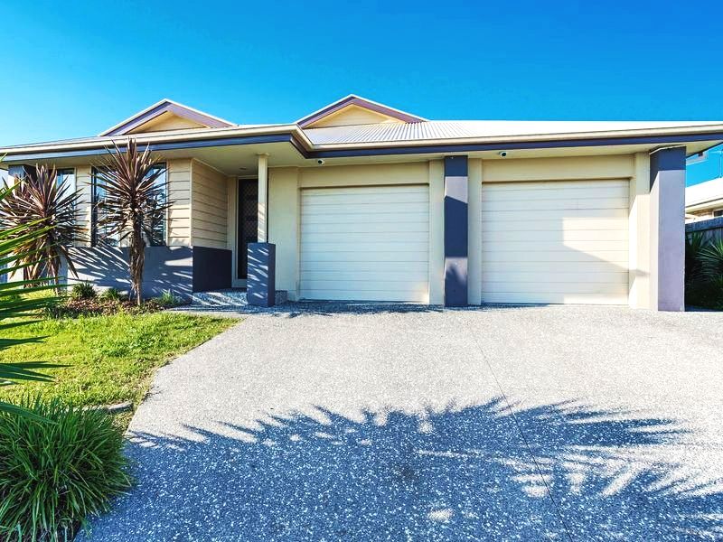 5 bedrooms House in Unit 1 and Unit 2/28 Pendragon Street RACEVIEW QLD, 4305