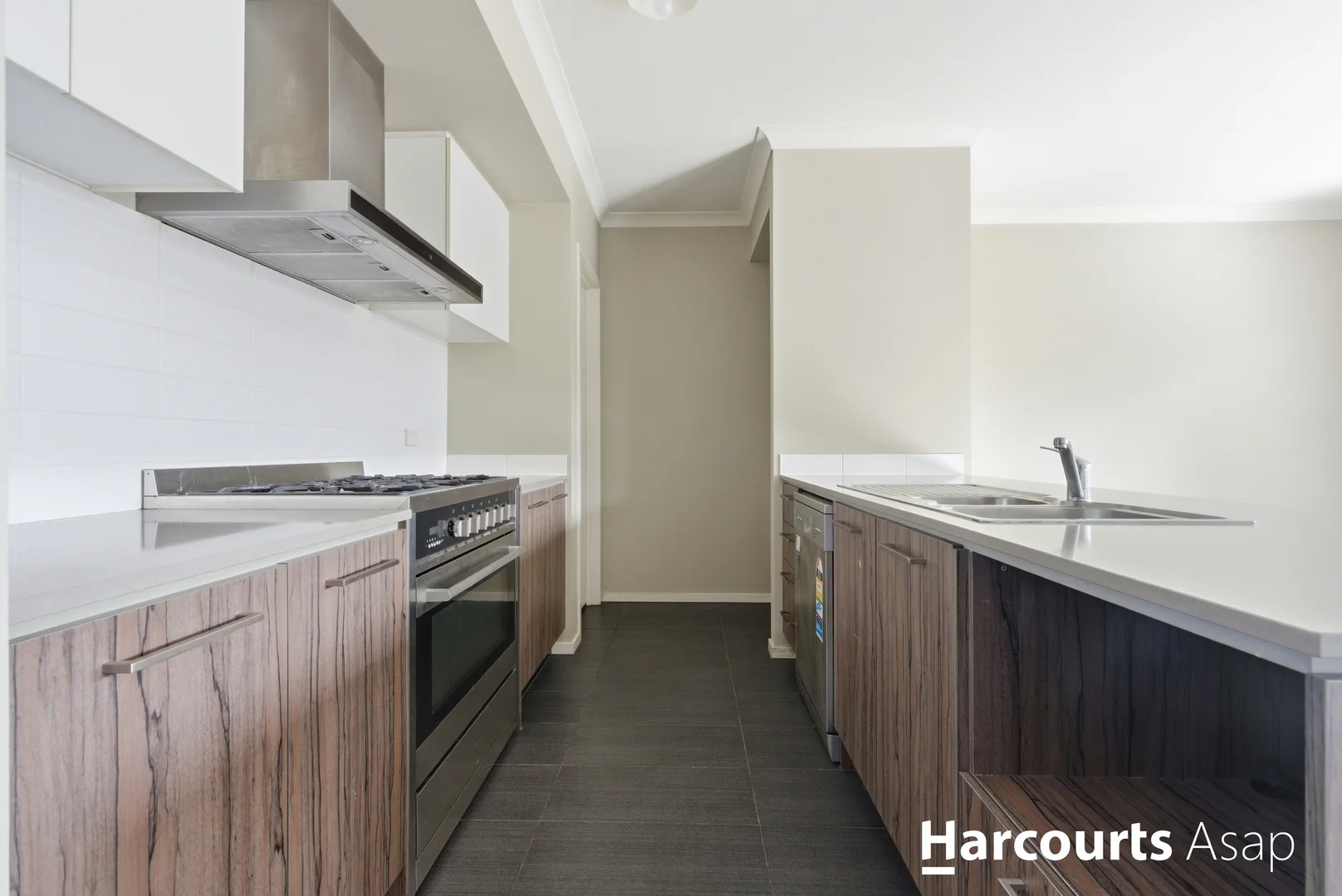 Additional image 4 of 33 Ventasso Street, Clyde North VIC 3978