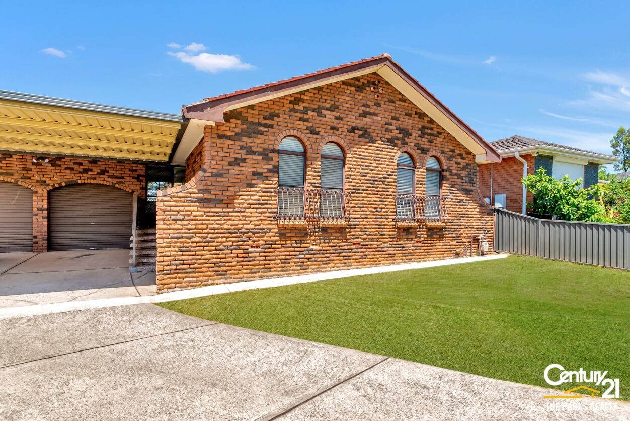 6 Weipa Close, Green Valley NSW 2168, Image 0
