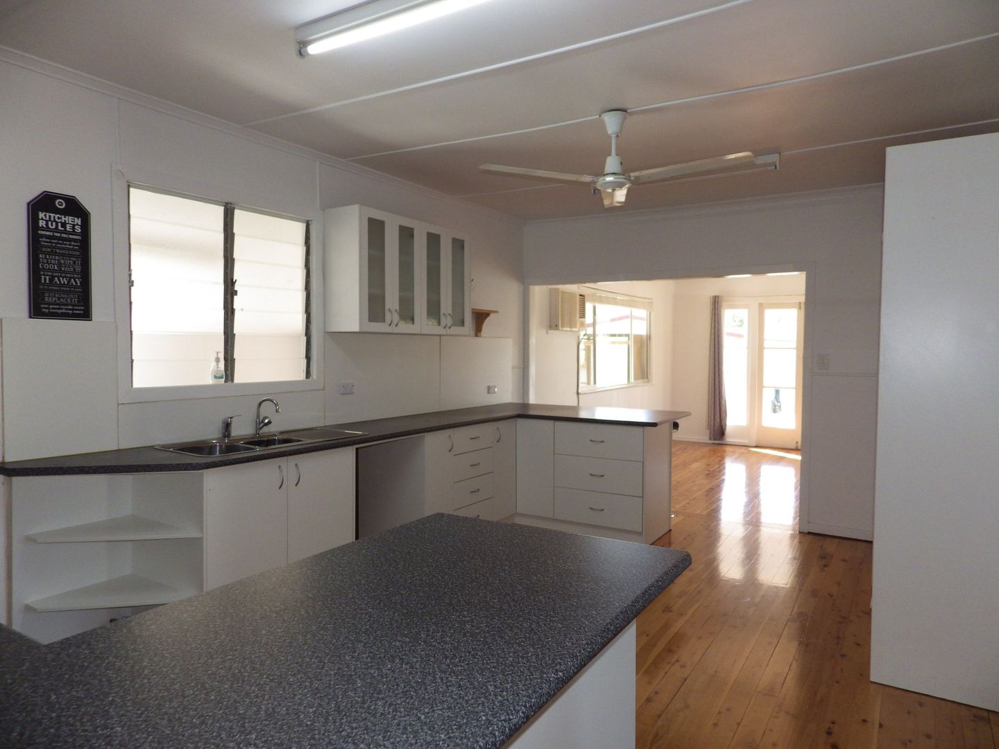 37 Taylor Street, Roma QLD 4455, Image 2