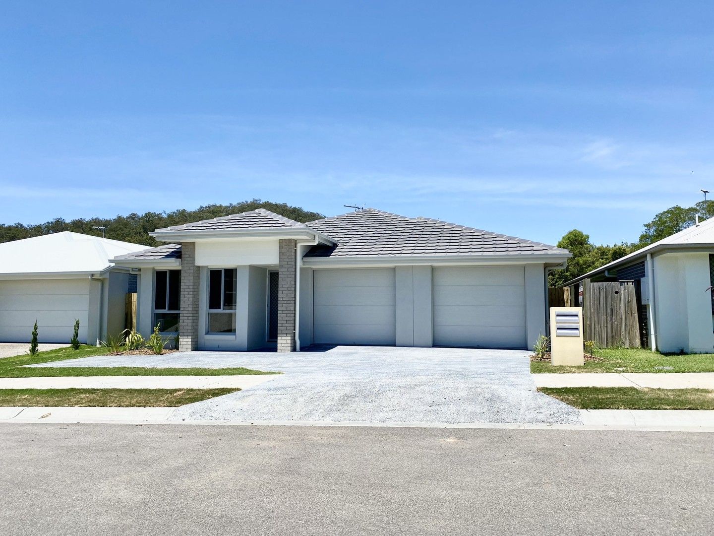 2 bedrooms House in 8b Roselea Avenue BAHRS SCRUB QLD, 4207