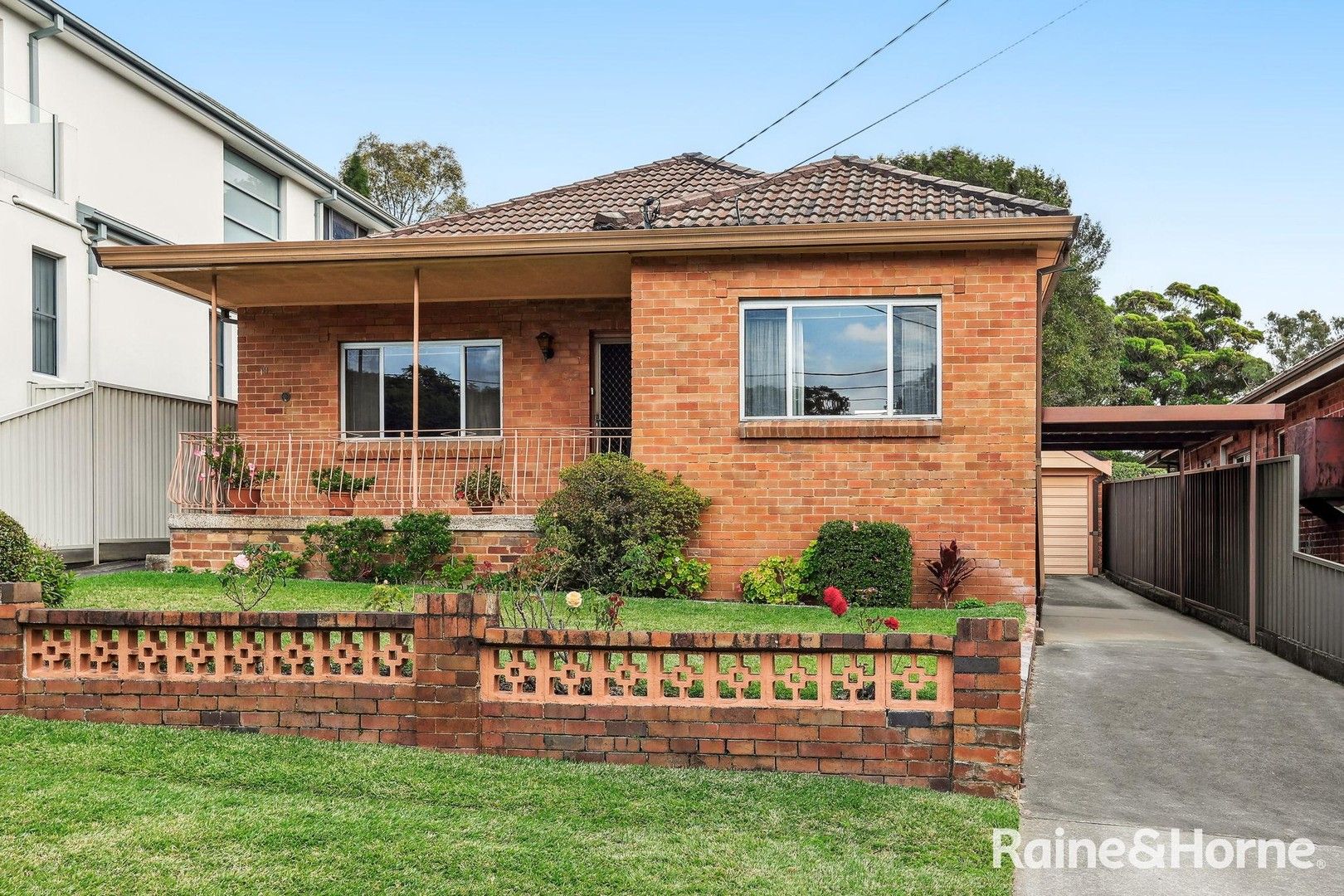 19 Monaro Avenue, Kingsgrove NSW 2208, Image 0