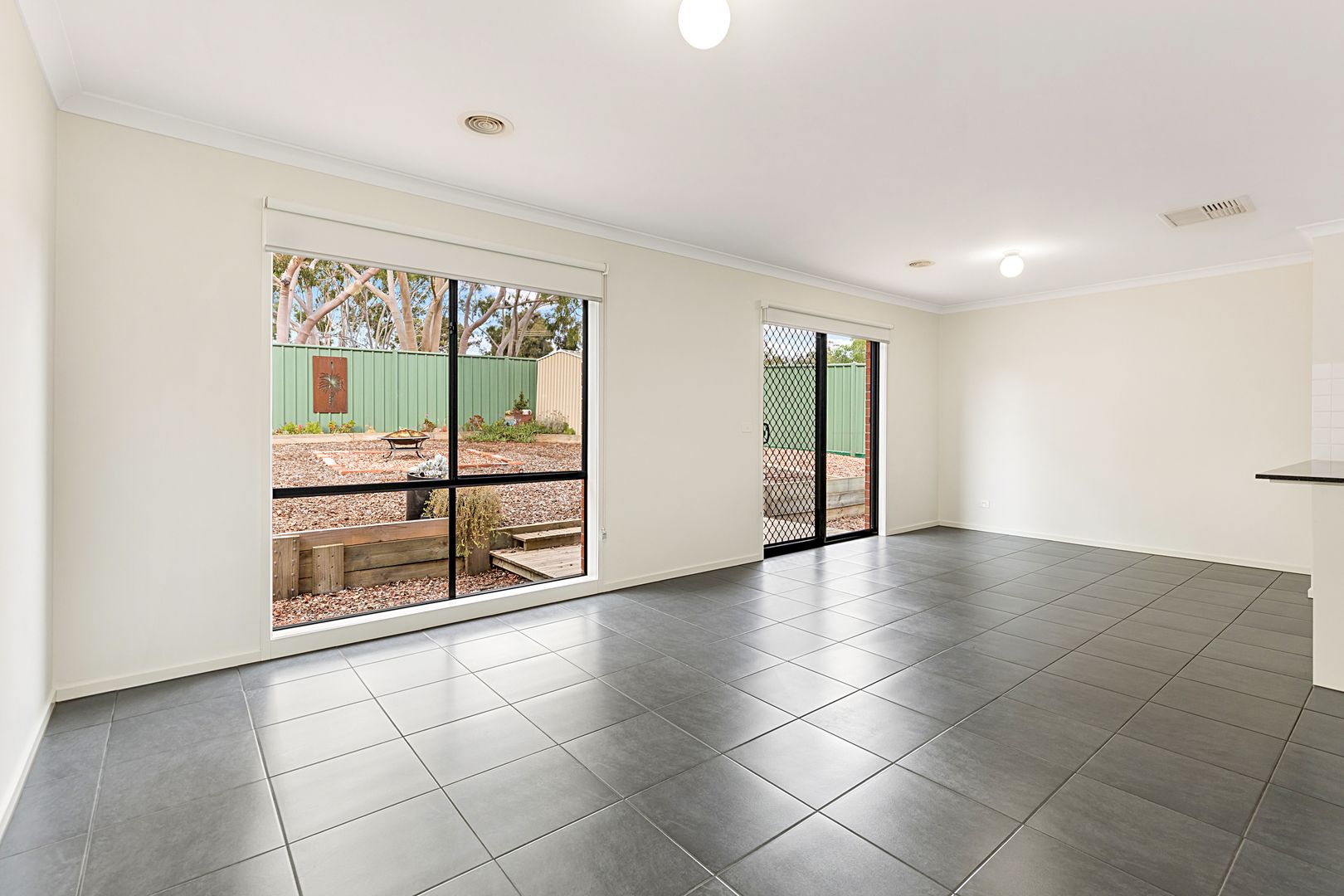 9 Mimosa Street, California Gully VIC 3556, Image 2