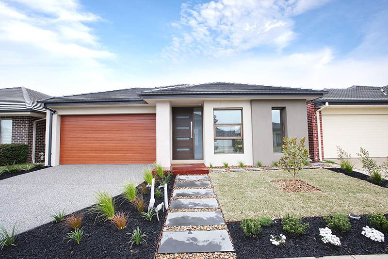 3 bedrooms House in 10 Stafford Street KEYSBOROUGH VIC, 3173