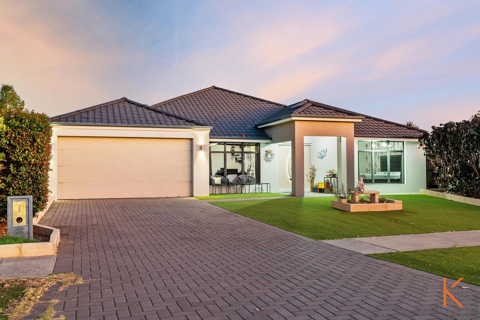 4 bedrooms House in 5 Carnaby Way HARRISDALE WA, 6112